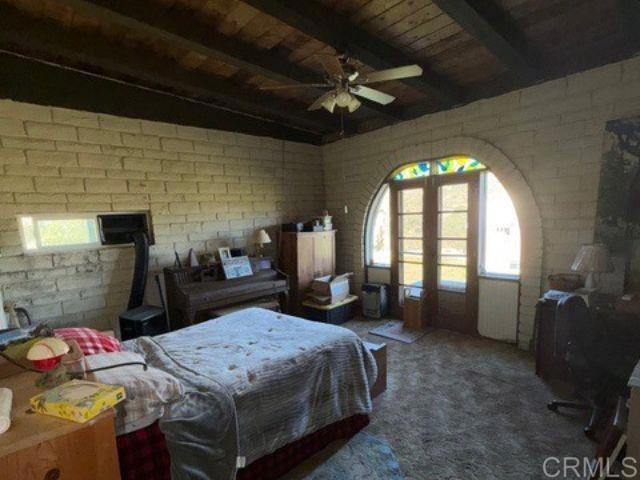 20042 Deerhorn Valley Road Property Photo 11