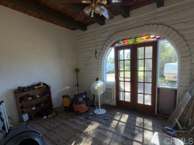 20042 Deerhorn Valley Road Property Photo 14