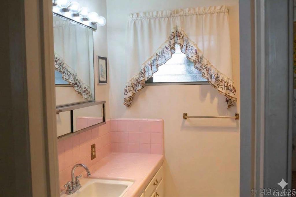 3458 Central Property Photo 15