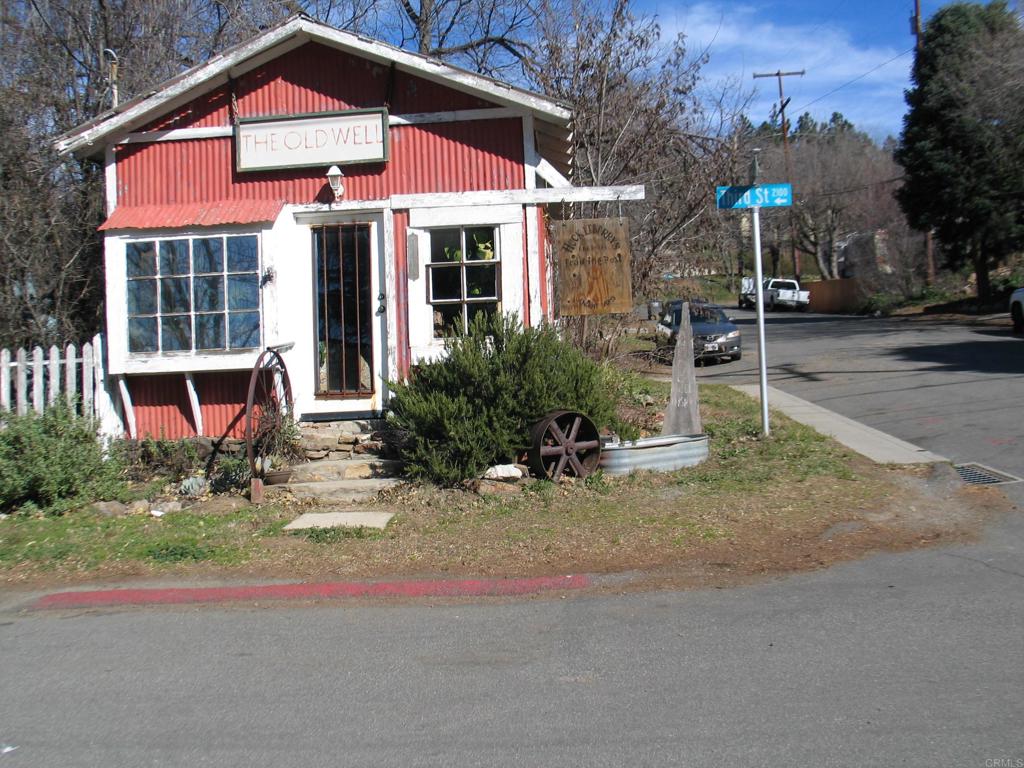 2102 3rd Street Property Photo 2