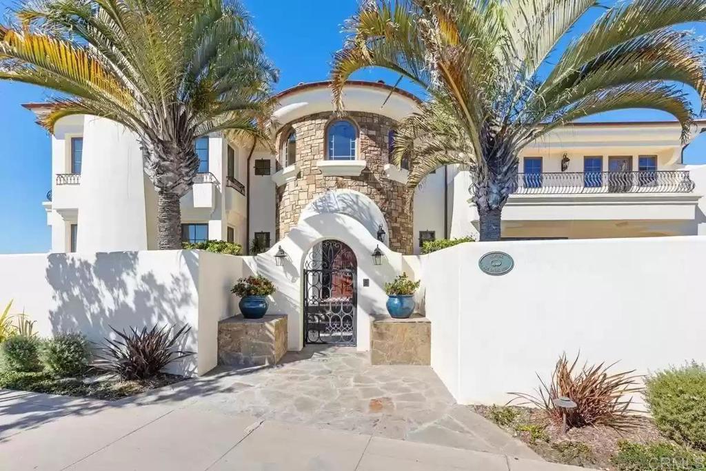 555 Ocean Property Photo 4