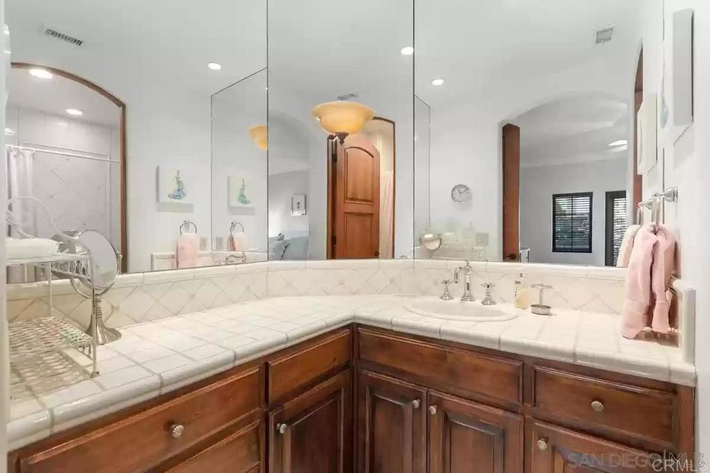 555 Ocean Property Photo 9
