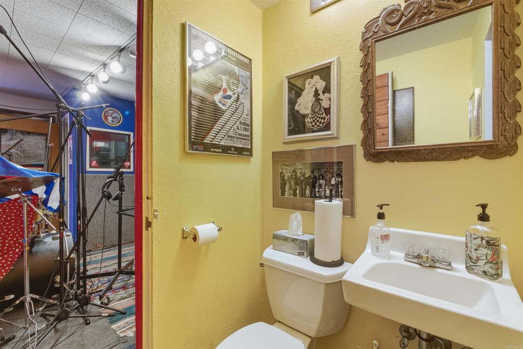 3065 Reynard Way Property Photo 35