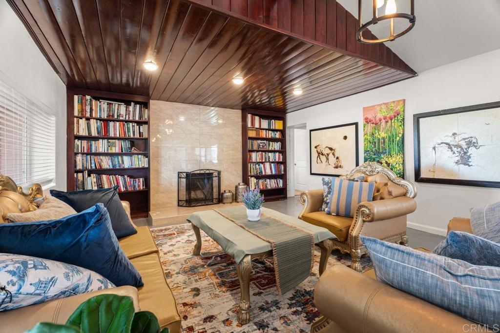 2758 Ribbonwood Property Photo 2
