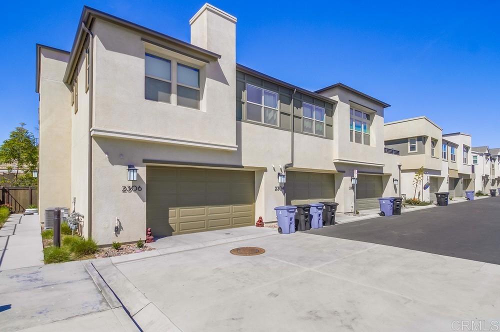 2304 Trevi Cir Property Photo 1