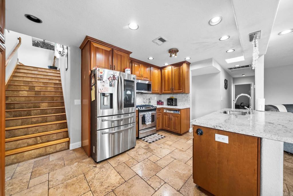 10820 Dutton Drive Property Photo 14