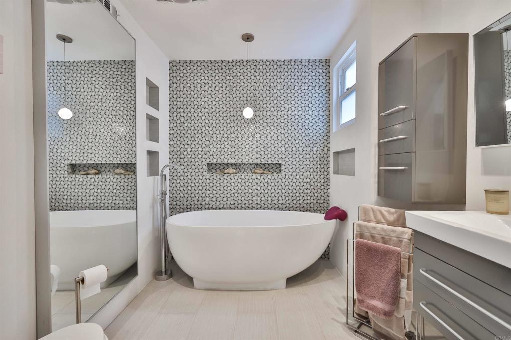 942 D Avenue B Property Photo 10