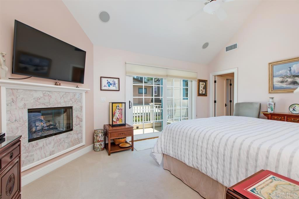 958 A Avenue Property Photo 8