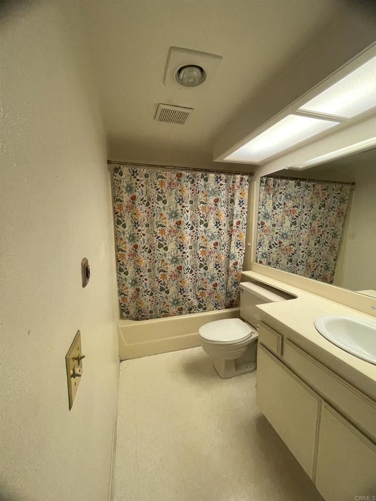 2011 Lakeridge Circle 304 Property Photo 20