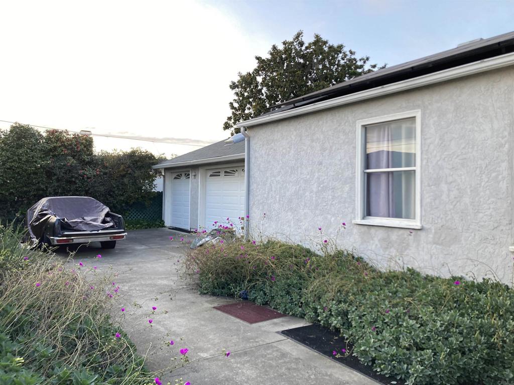 22093 Redwood Road Property Photo 15