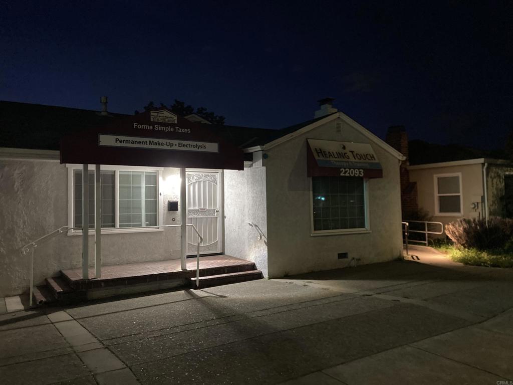 22093 Redwood Road Property Photo 17