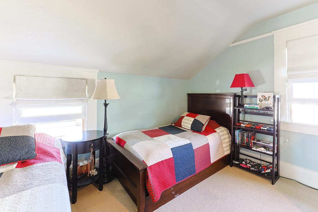 576 E Property Photo 15