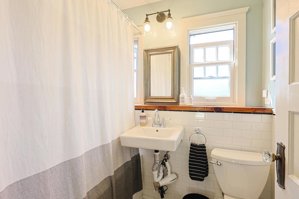 576 E Property Photo 17