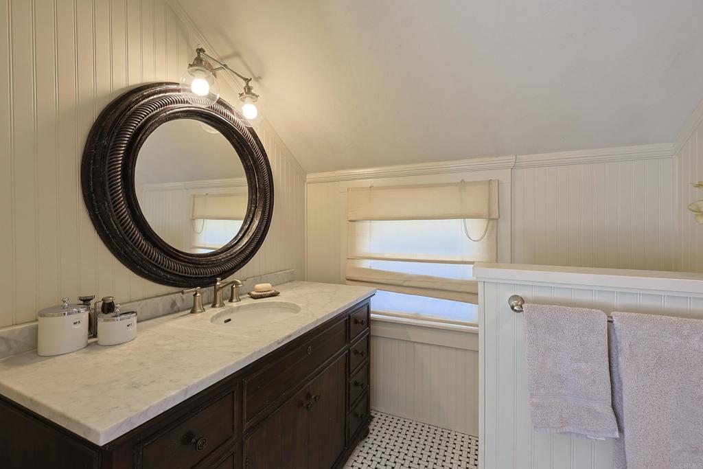 576 E Property Photo 21