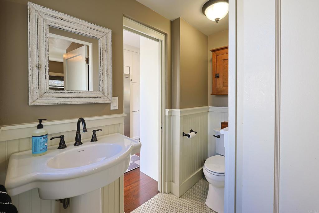576 E Property Photo 28