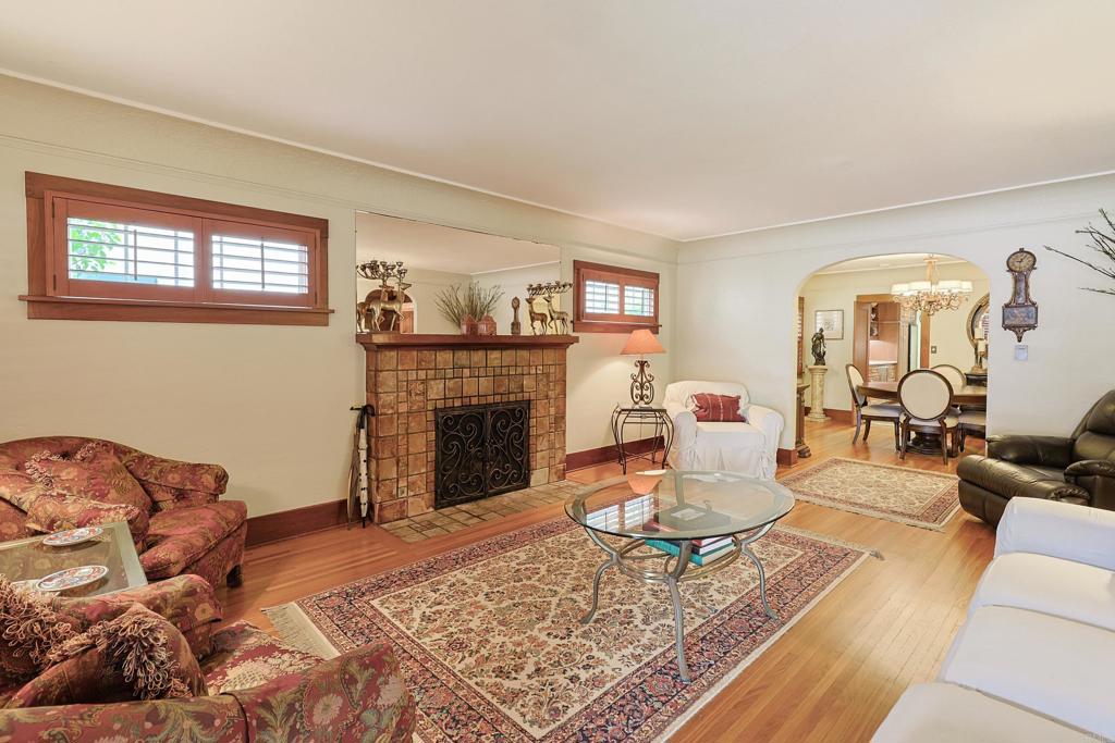 1027 Encino Property Photo 1