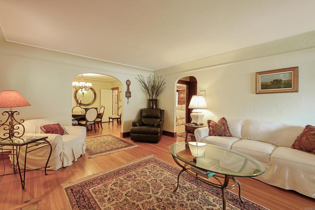 1027 Encino Property Photo 3