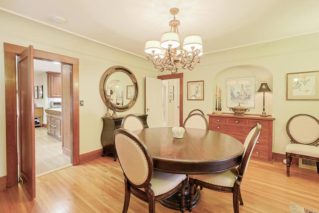 1027 Encino Property Photo 7