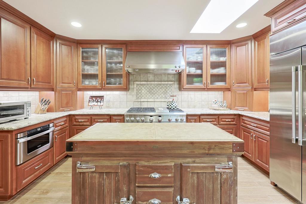 1027 Encino Property Photo 13