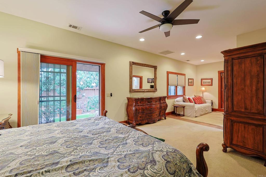 1027 Encino Property Photo 23