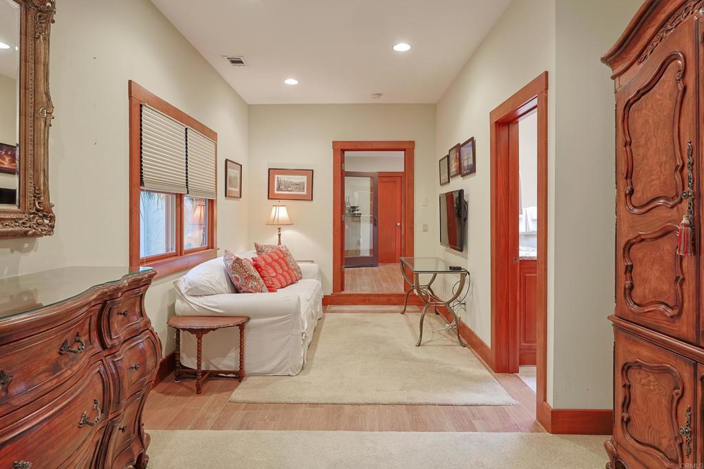 1027 Encino Property Photo 25