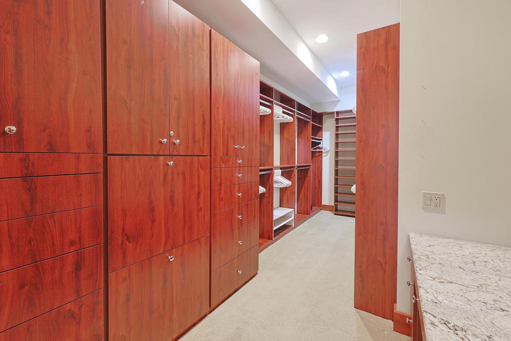1027 Encino Property Photo 30