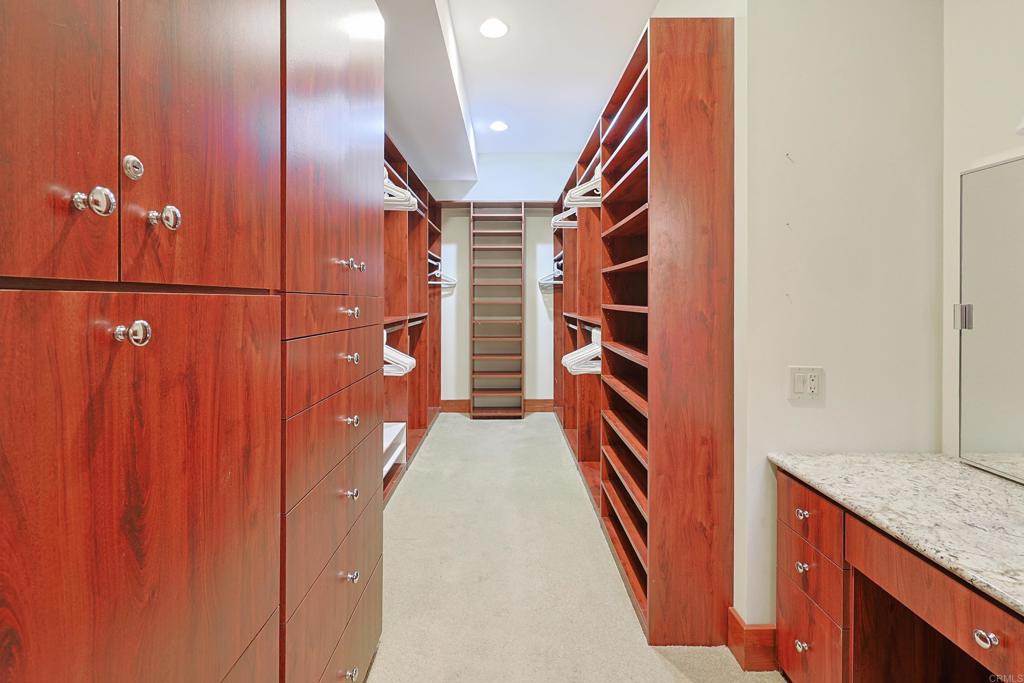 1027 Encino Property Photo 31