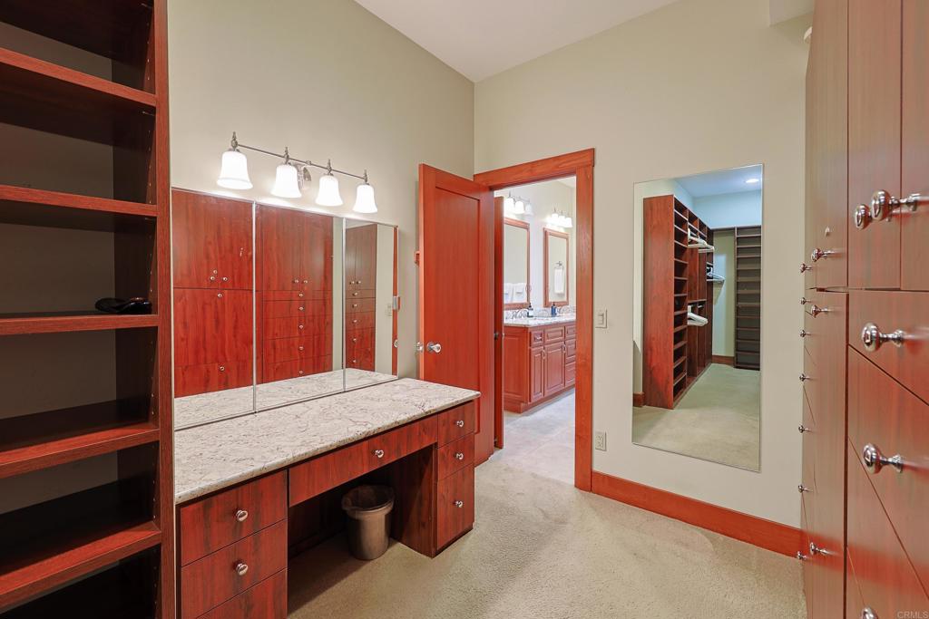 1027 Encino Property Photo 32