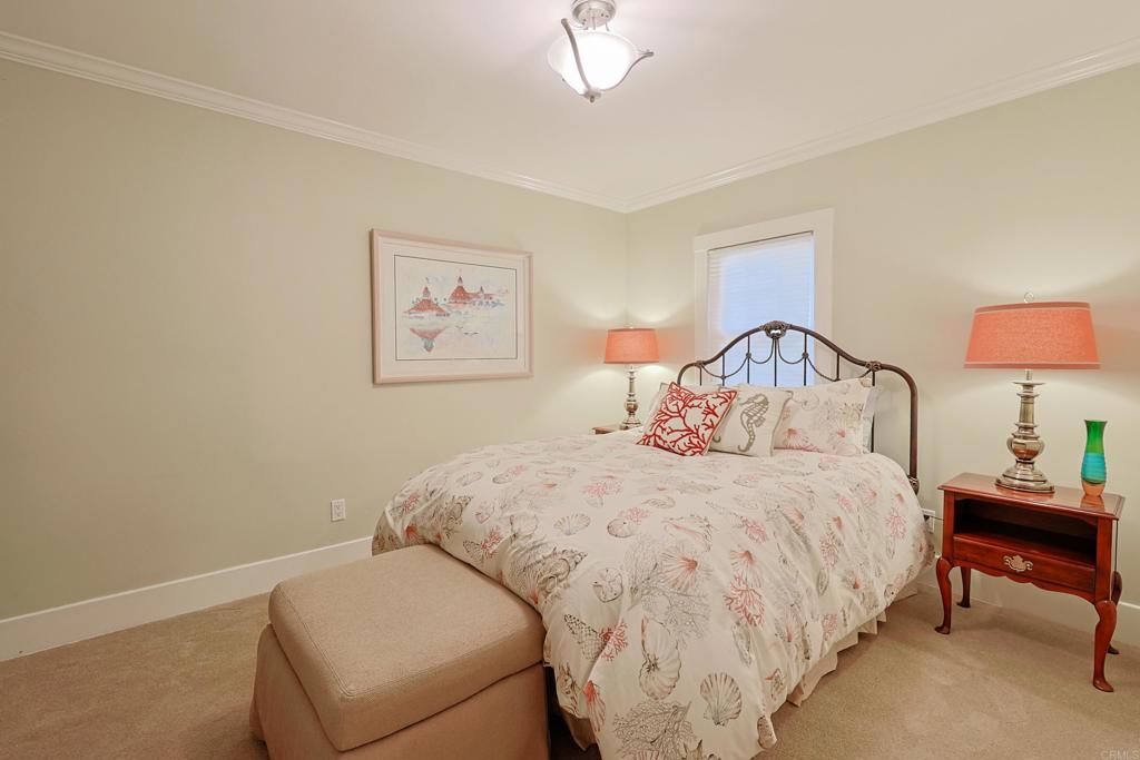 1027 Encino Property Photo 33