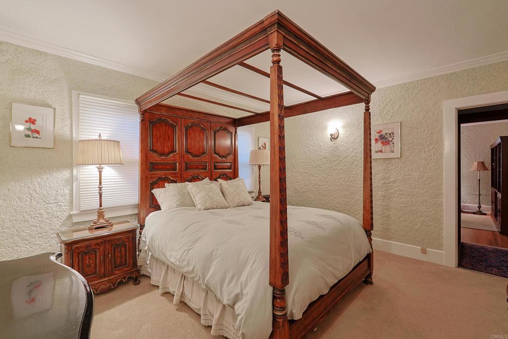 1027 Encino Property Photo 37