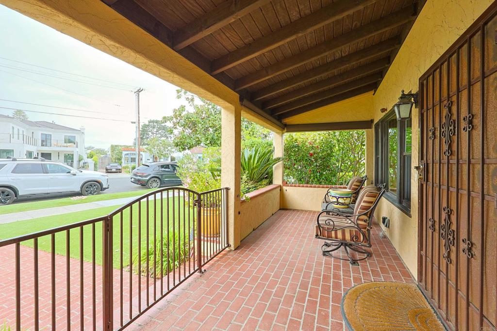 1027 Encino Property Photo 45