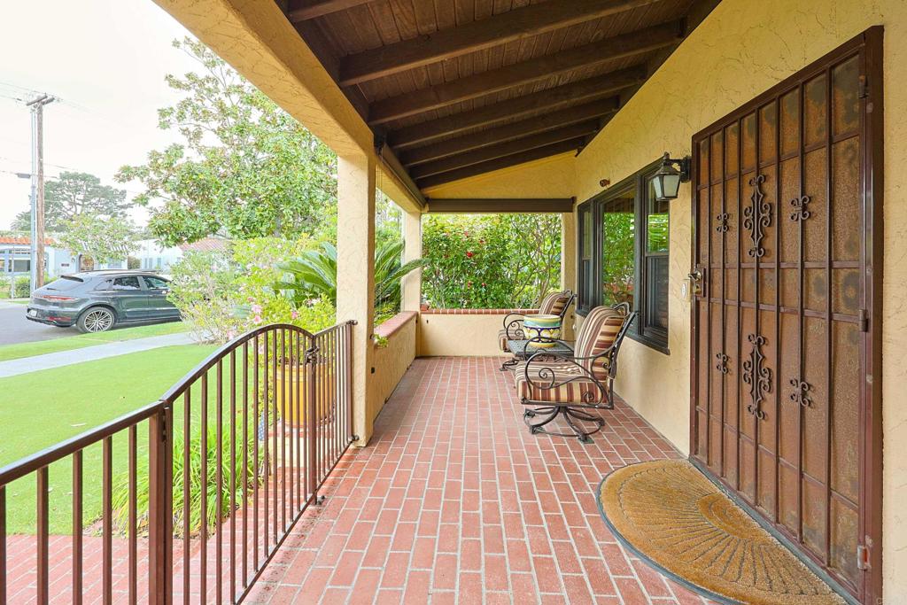 1027 Encino Property Photo 46