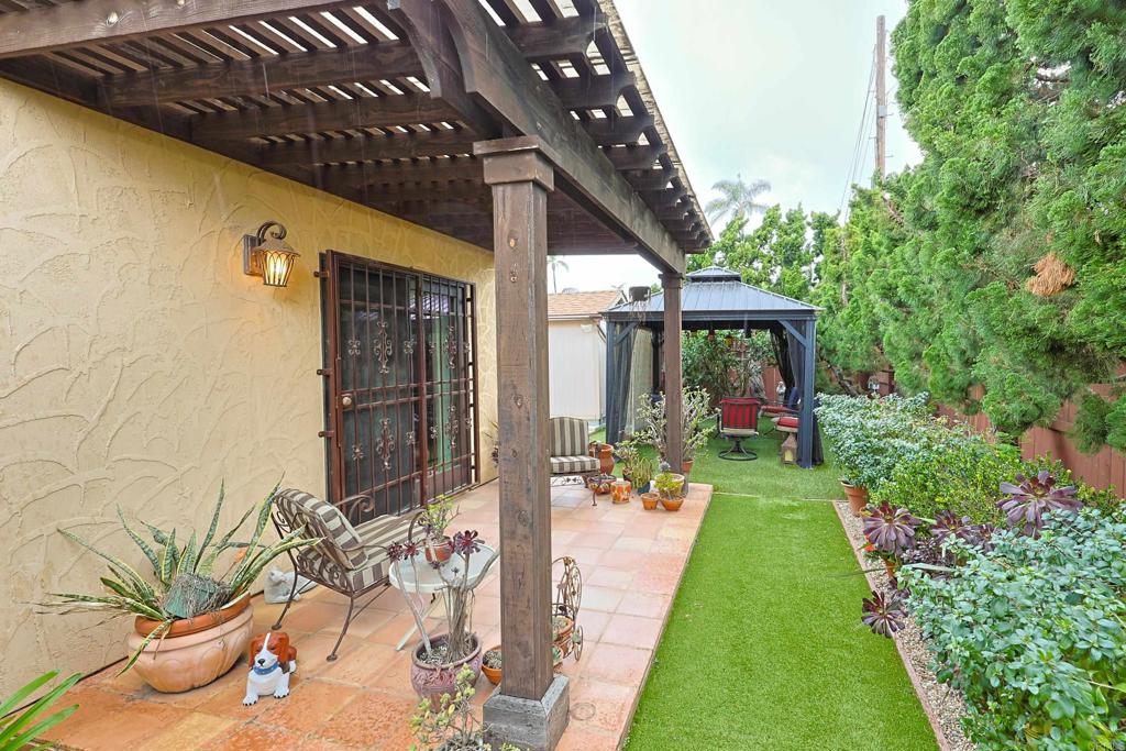 1027 Encino Property Photo 51