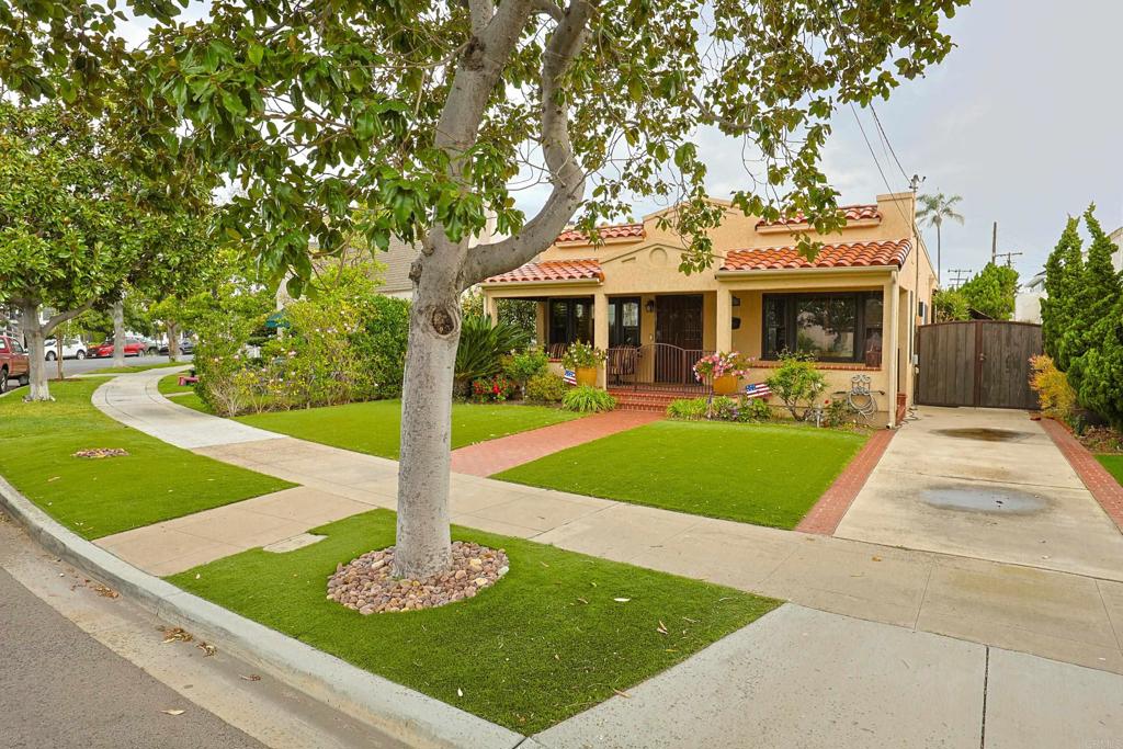 1027 Encino Property Photo 57
