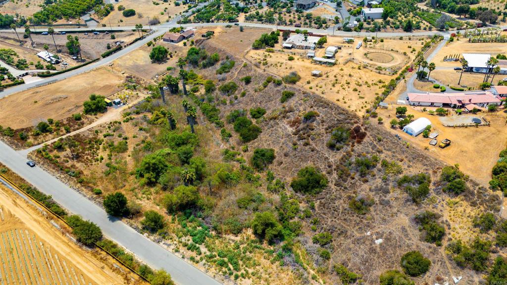 456 Grove View Road Property Photo 2