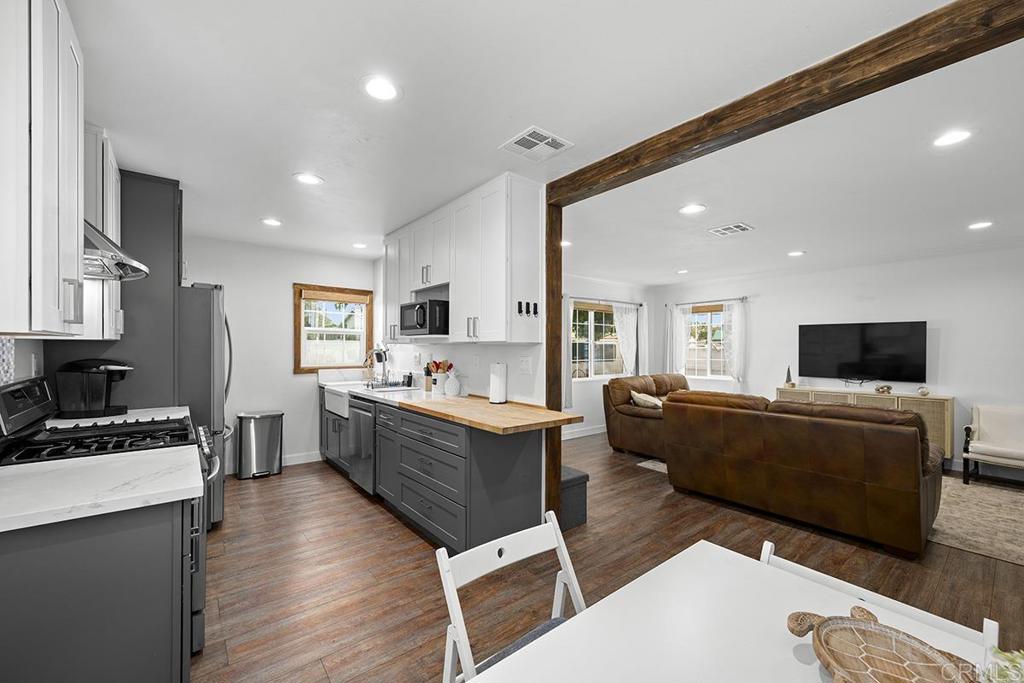 586 Del Mar Property Photo 17