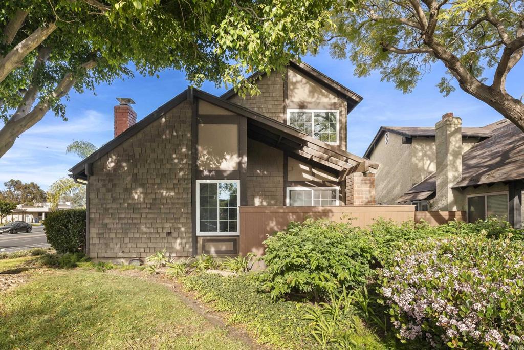 10665 Escobar Drive Property Photo 3