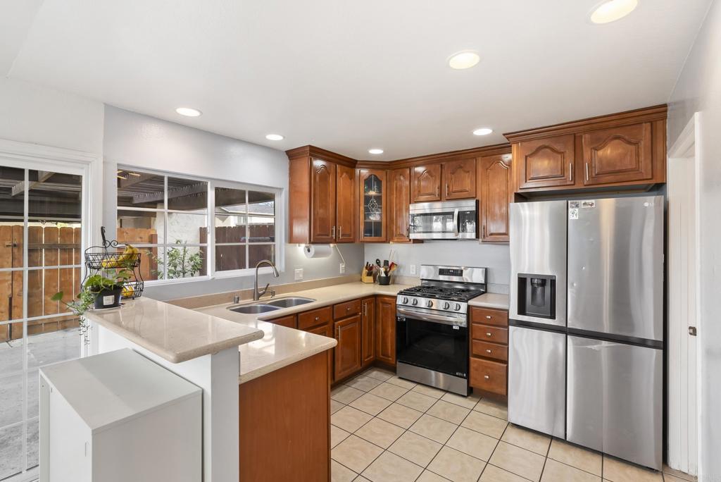 10665 Escobar Drive Property Photo 12