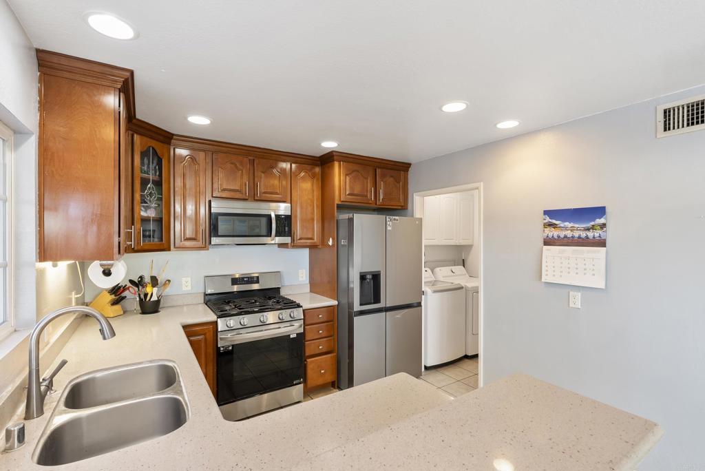 10665 Escobar Drive Property Photo 14