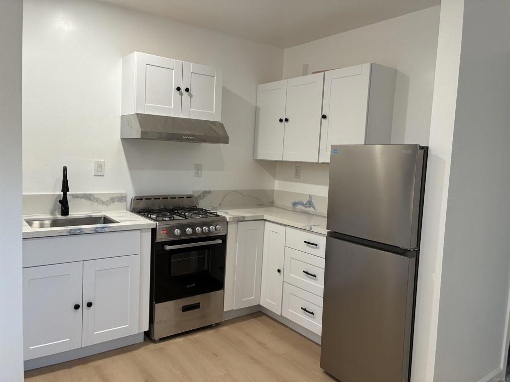 586 Del Mar Ave #b Property Photo 1