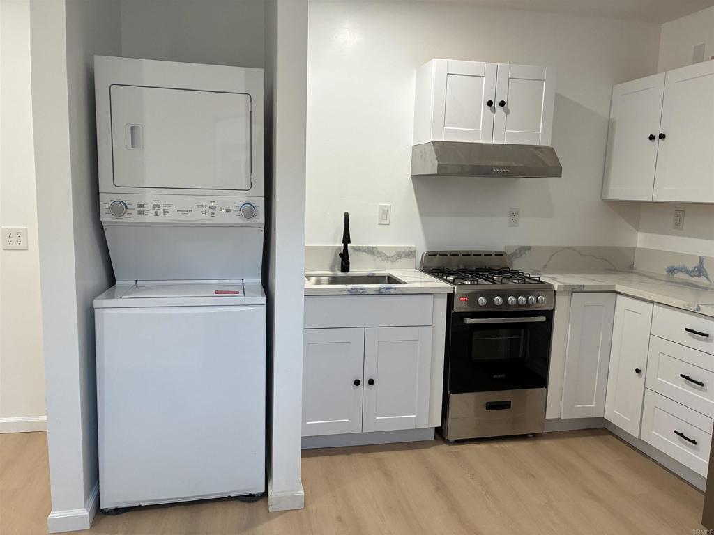586 Del Mar Ave #b Property Photo 3
