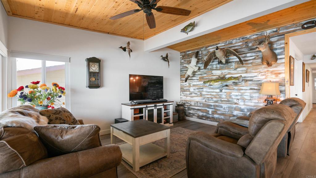 2558 Monty Court Property Photo 19