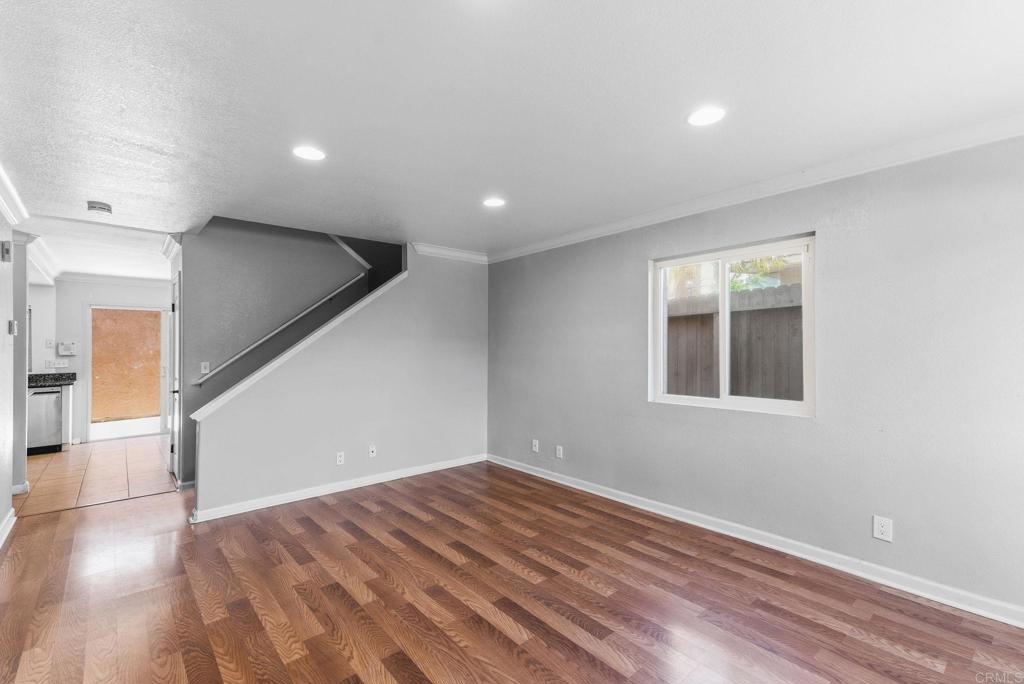 1423 N Broadway E Property Photo 4