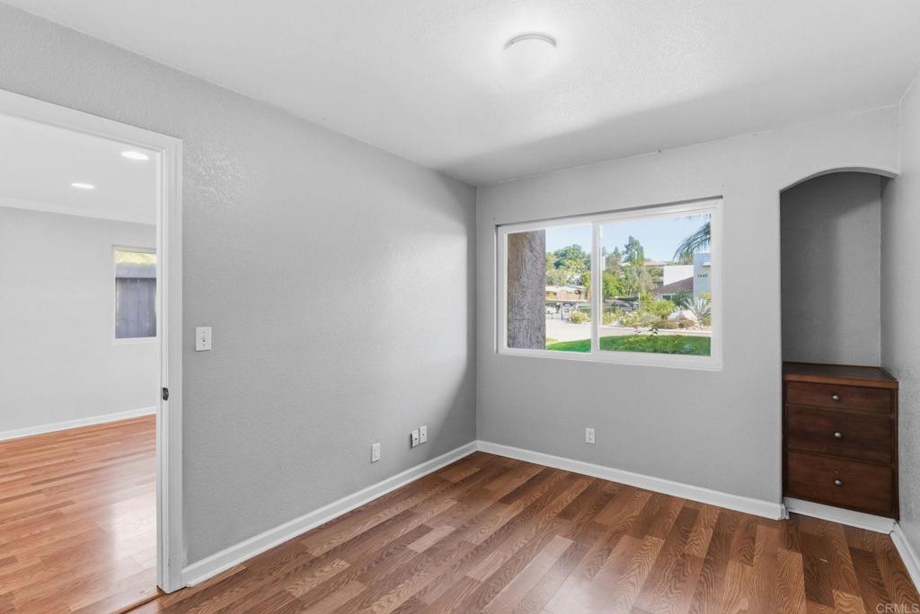 1423 N Broadway E Property Photo 5
