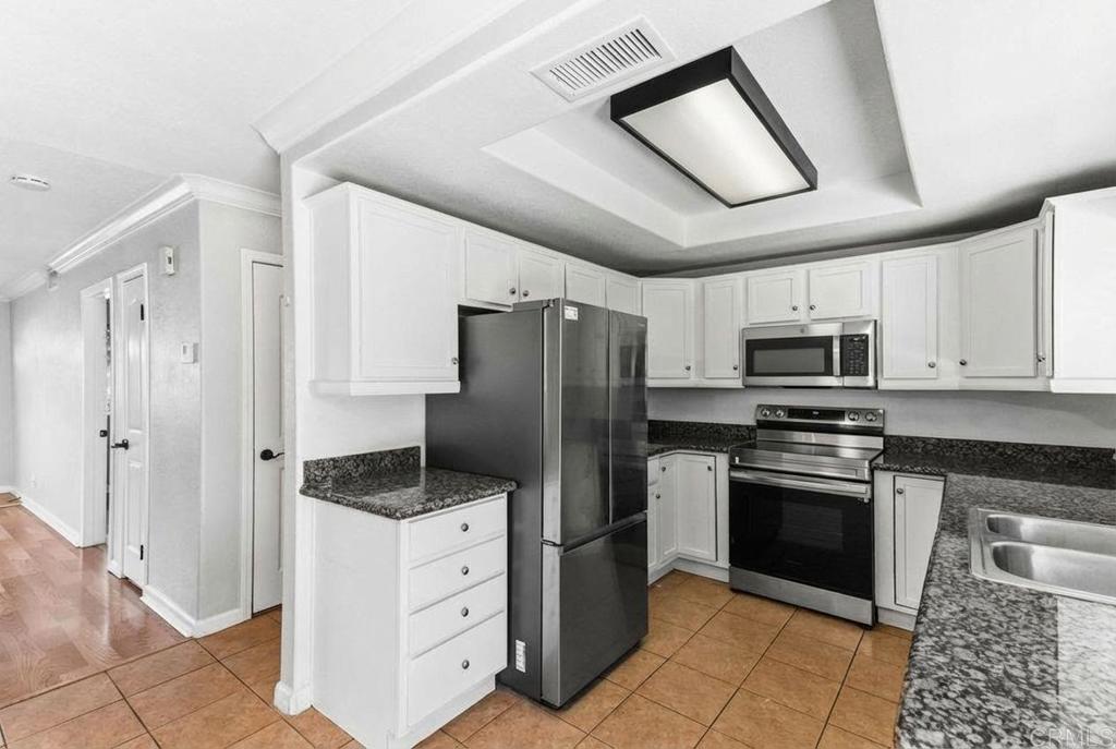 1423 N Broadway E Property Photo 7