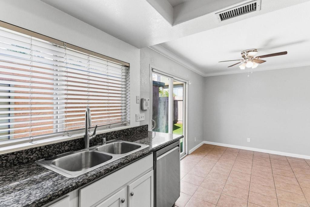 1423 N Broadway E Property Photo 9