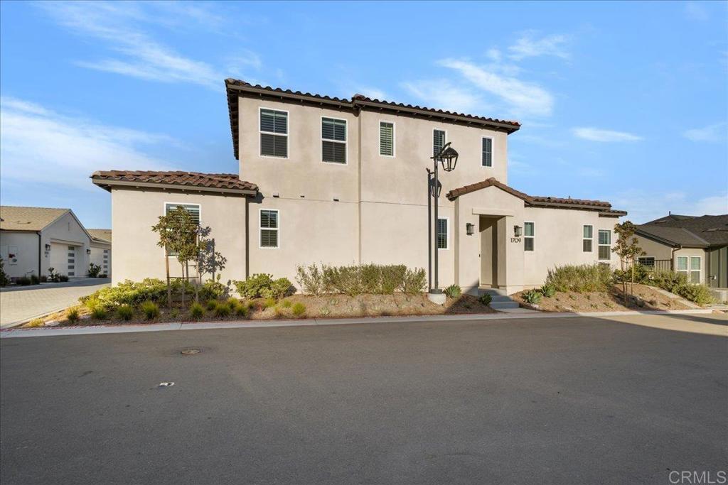 1709 Avenida Tealing Property Photo 38