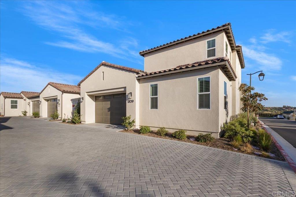 1709 Avenida Tealing Property Photo 39