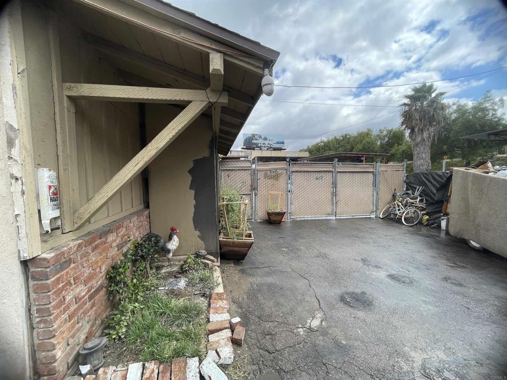 9141 43 Campo Road Property Photo 13