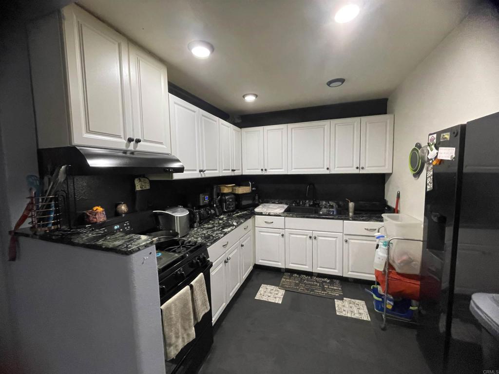 9141 43 Campo Road Property Photo 16